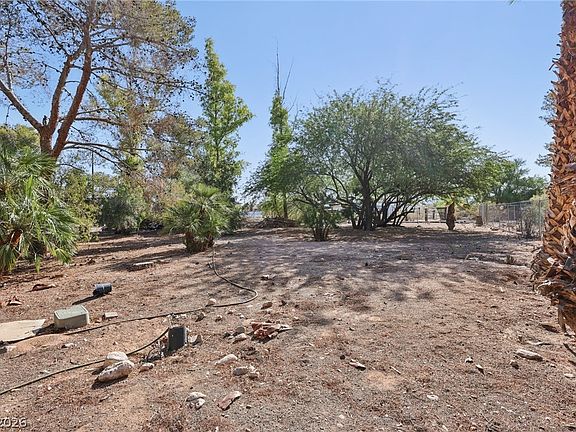 5th image of 55 Siddall Ave