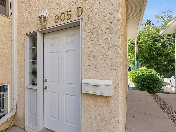 3rd image of 905D 9th STREET E