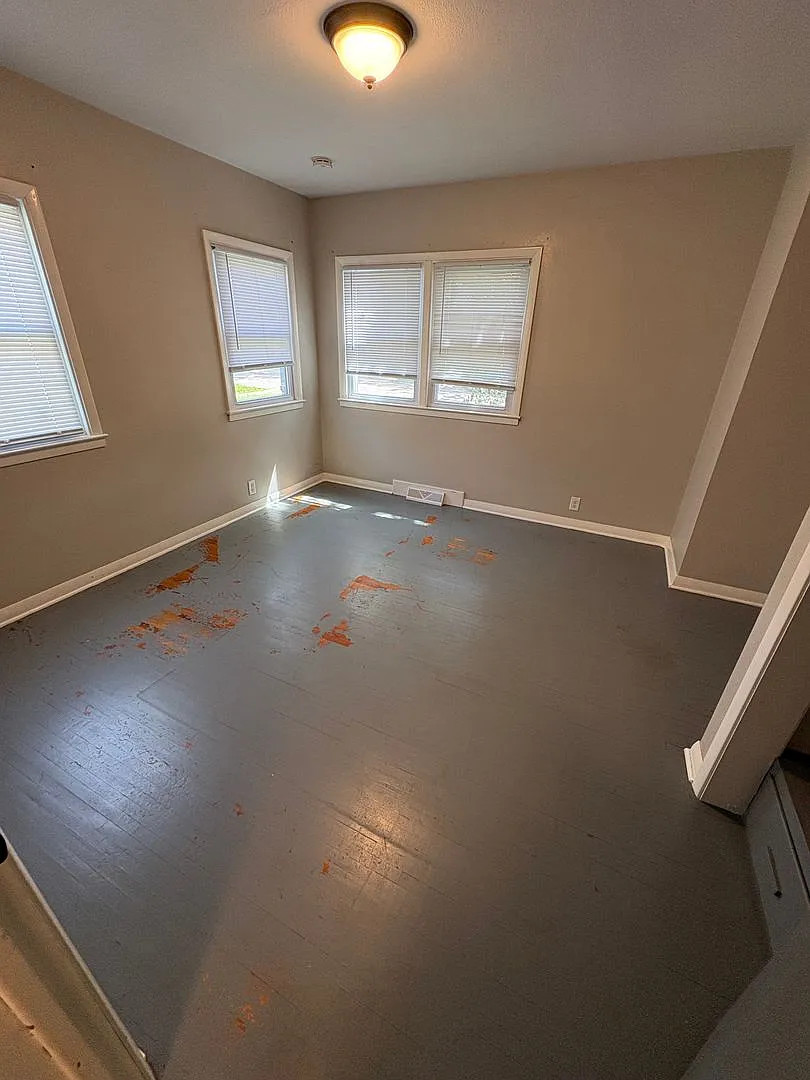 Charming 3-Bedroom Home in Quiet Waterloo Neighborhood 747 Boston Ave — Photo 2
