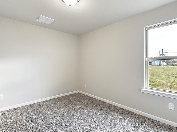 3rd image of 113 Zabette Dr