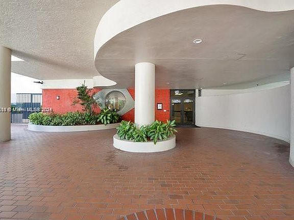 3rd image of 1623 Collins Ave APT 314