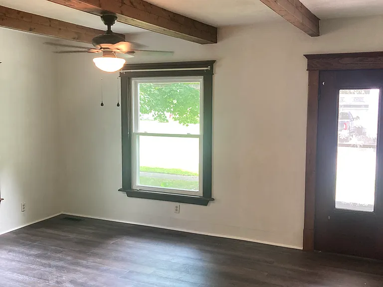 9816 Bateman Ave — Photo 12