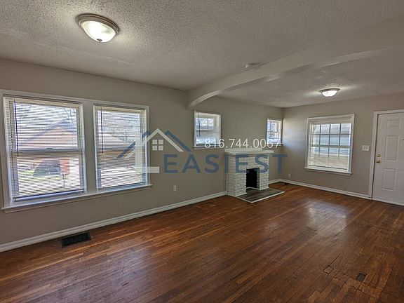 4th image of 144 N Belmont Blvd