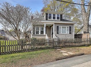 4 Wamsetta Ave, Riverside, RI 02915