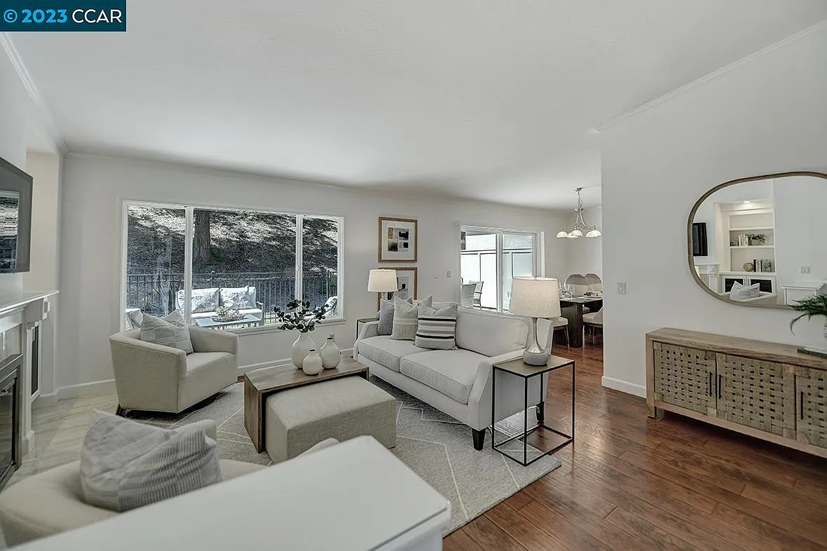 2737 Ptarmigan Dr APT 1 photo 1