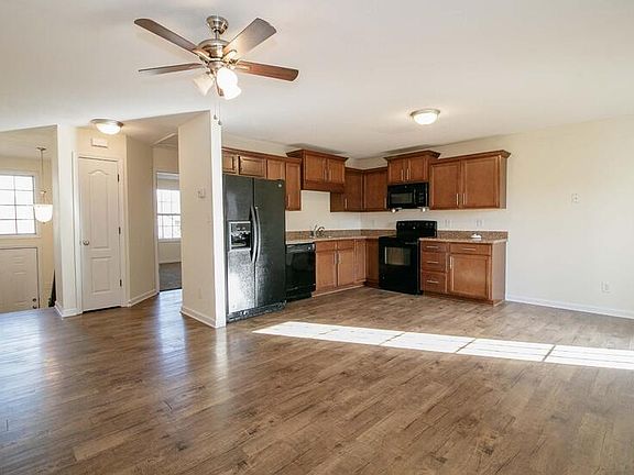 2nd image of 1720C Thistlewood Dr