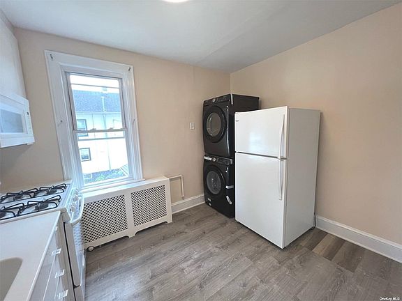 4th image of 47 Maple Ave Floor 2