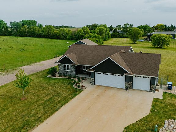 2nd image of 25785 Frederick Cir