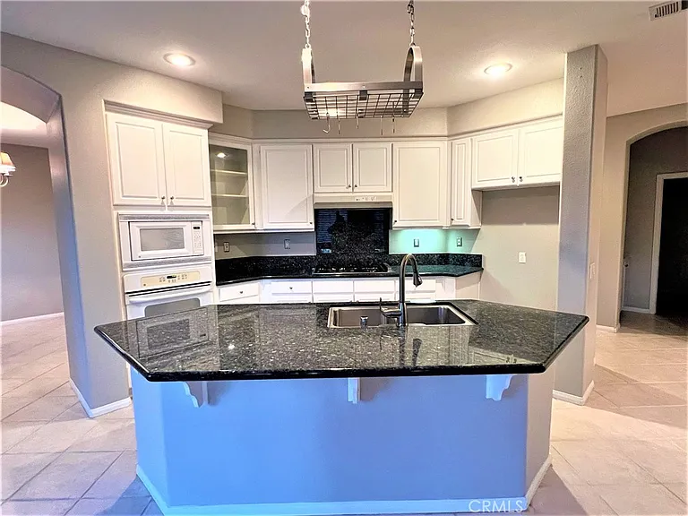 31142 Sunningdale Dr — Photo 9