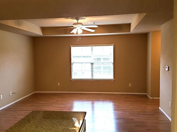 3rd image of 3101 SW Windrift Ave #2