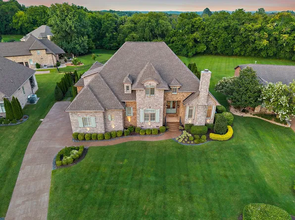 618 Ridgecrest Ln, Lebanon, TN 37087