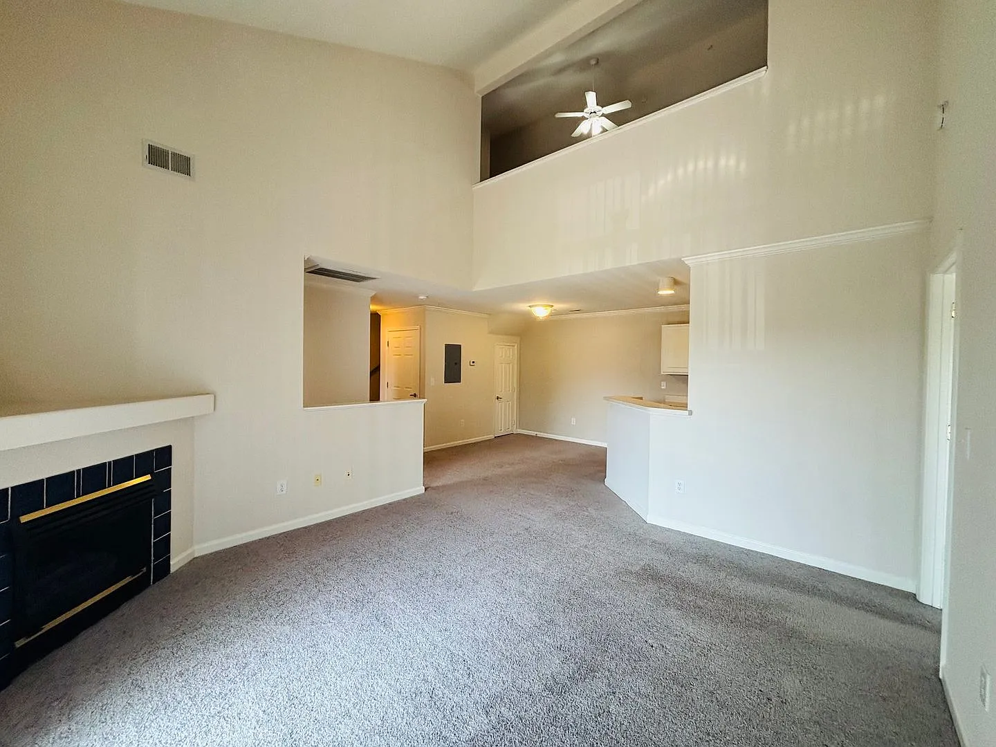 2 Bedroom 2 Bath Condo with Loft — Photo 3