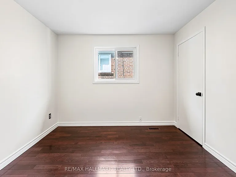 402 Kingston Rd — Photo 15