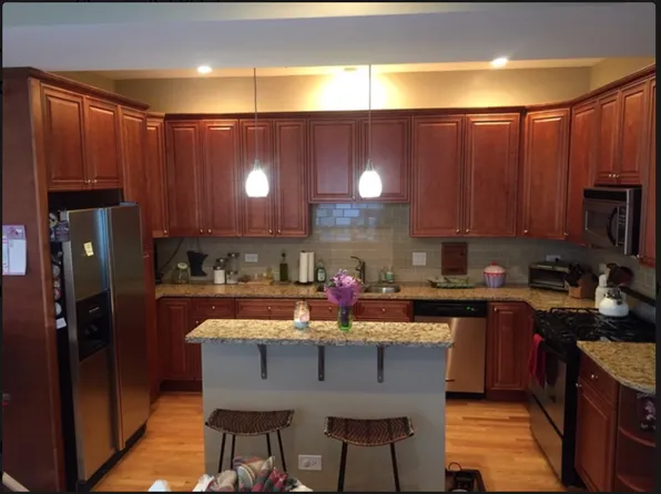 1734 W Roscoe St Floor 2, Chicago, IL 60657