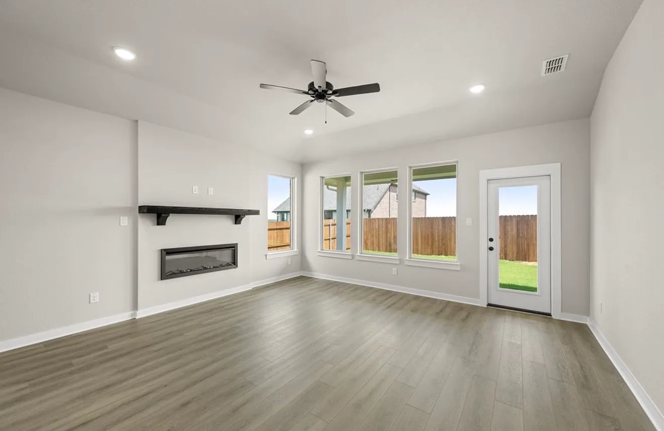 4 bed, 2105 sqft, $2,750 — Photo 3