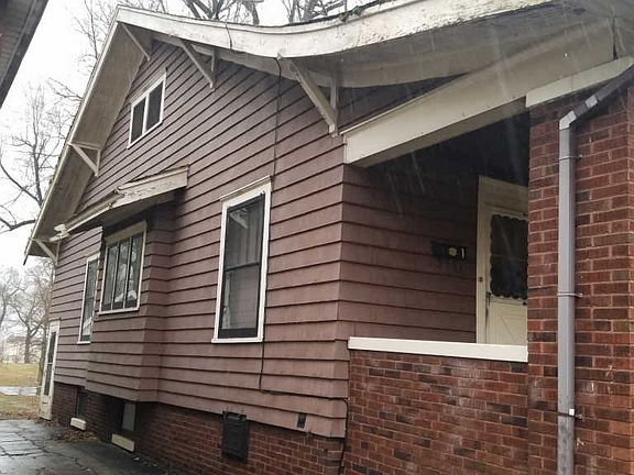 3rd image of 1520 NE Madison Ave