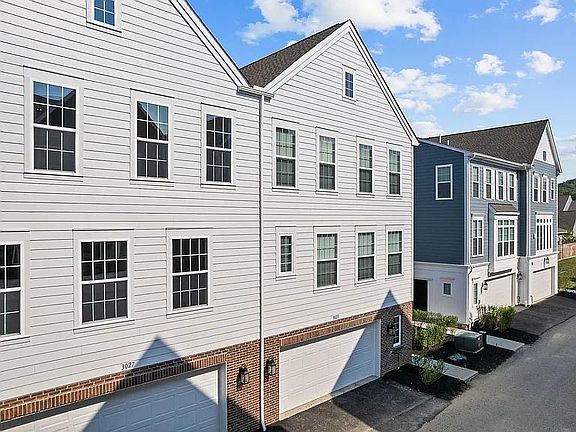 2nd image of 3029 Howell Aly