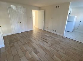 754 Girard St NW, Washington, DC