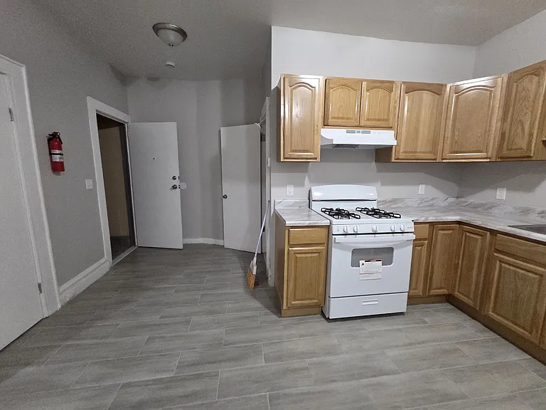1314 Liberty Ave #5 — Photo 6