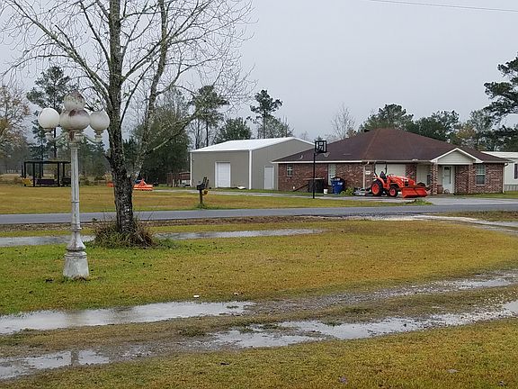 3rd image of 3200 Brenda Ln