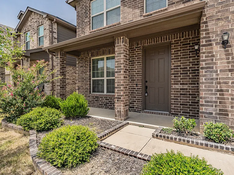 6268 Topsail Dr — Photo 2