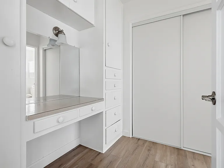 205-215 W Roderick Ave #6 — Photo 9