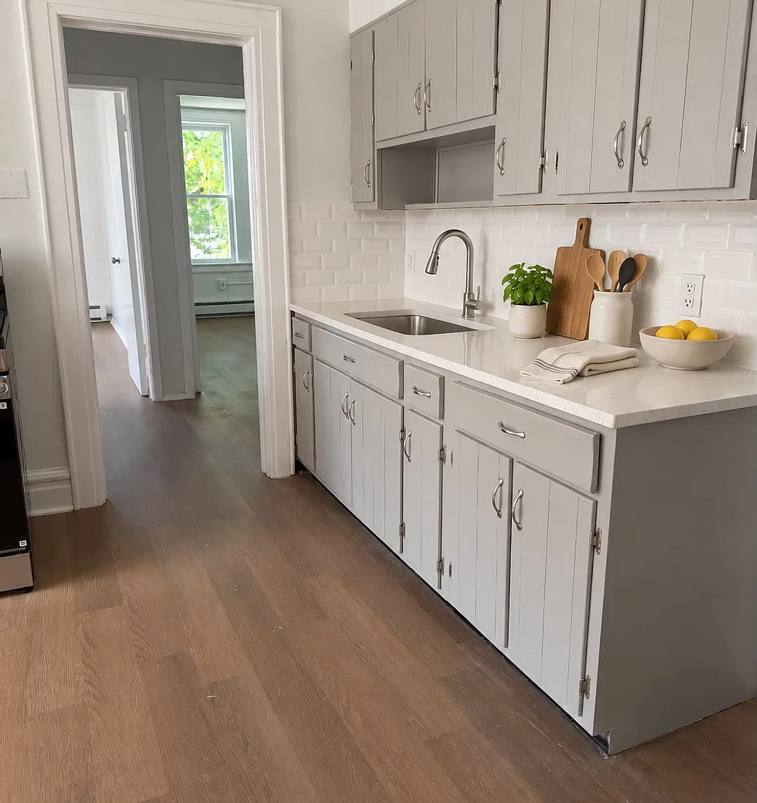4 bed, 1000 sqft, $2,575 — Photo 2