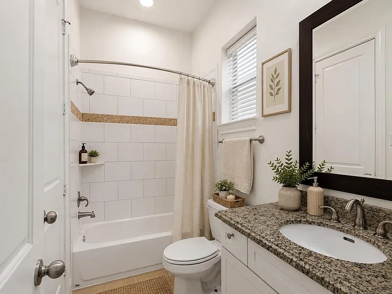 2332 Naomi St — Photo 15