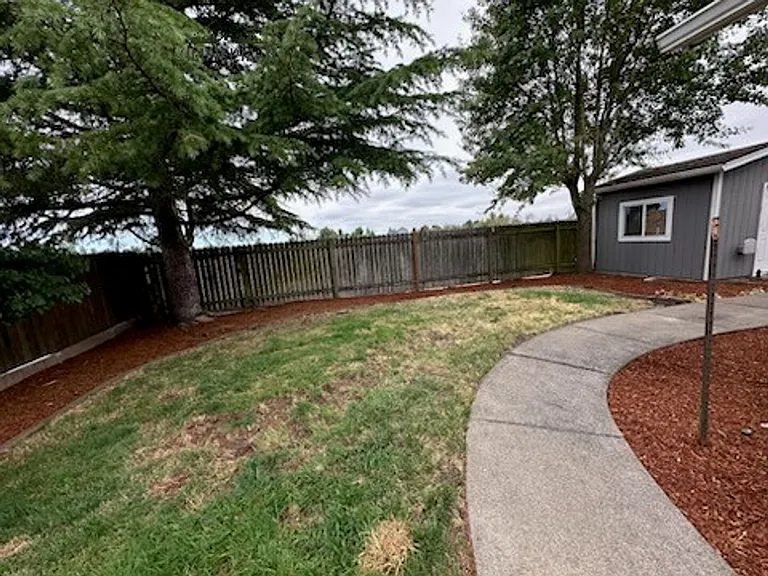 495 Emily Ln — Photo 23