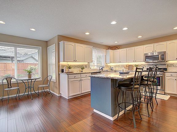 3rd image of 2517 NW 149th Cir