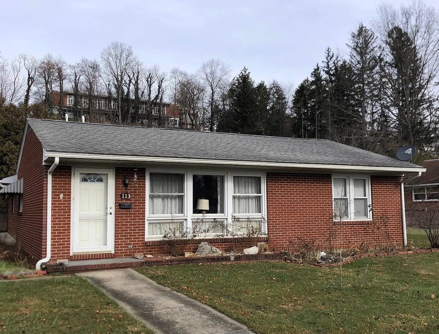 2 bed, 1500 sqft, $1,600 — Photo 1