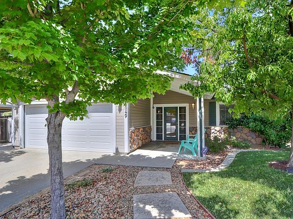 3rd image of 2849 Janet Dr