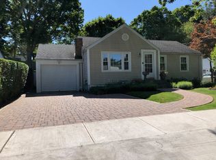 121 Winslow Dr, West Haven, CT 06516