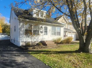 1447 Sunset Rd, Mayfield Heights, OH 44124