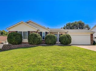 1008 Enwood Ct, Saint Peters, MO