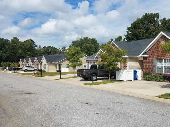 33 Embecca Lndg, Oxford, AL 36203