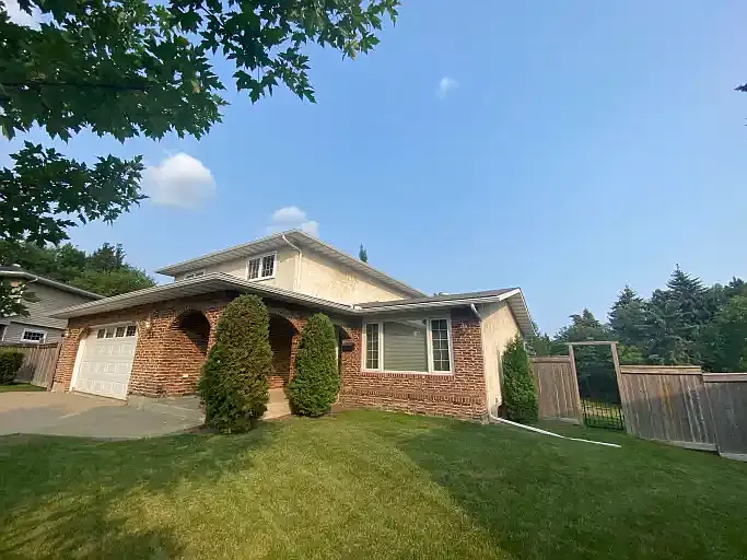 Building Photo - 35 Braeside Cres #1A