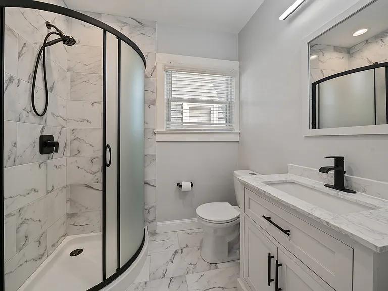4016 Clark Ave — Photo 9