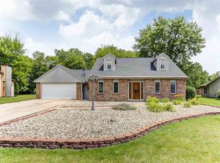 10816 Oak Wind Ct, Fort Wayne, IN 46845