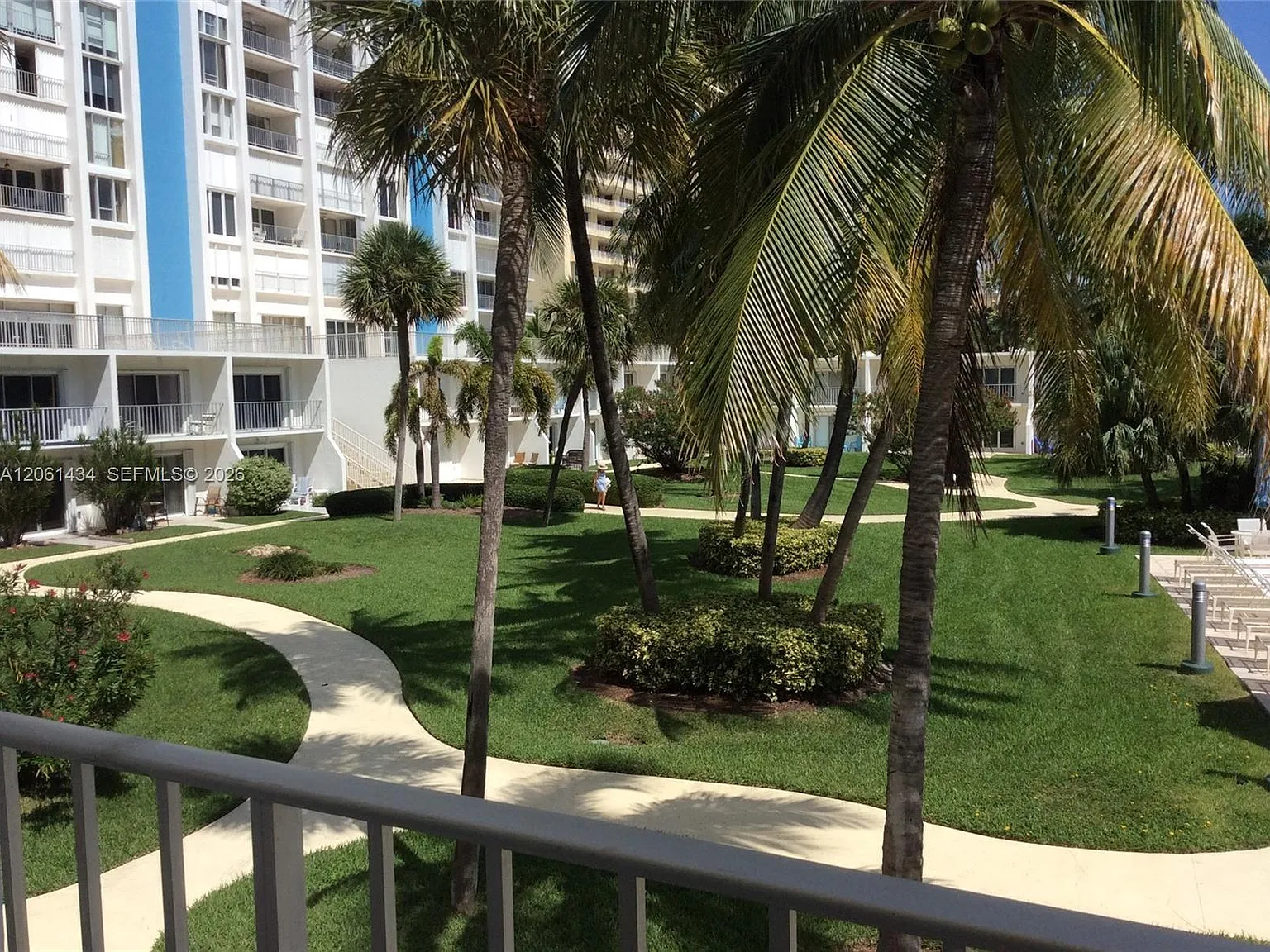 Casa Del Mar Condo — Photo 3