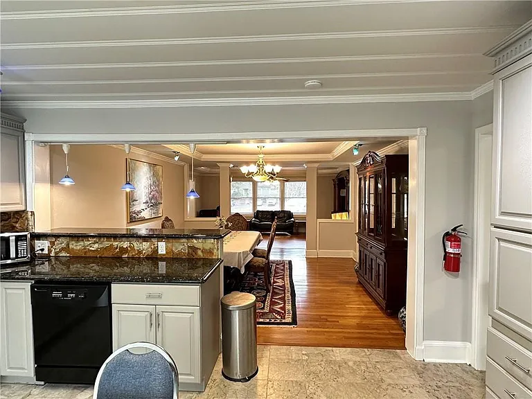 1393 Scott Blvd — Photo 10