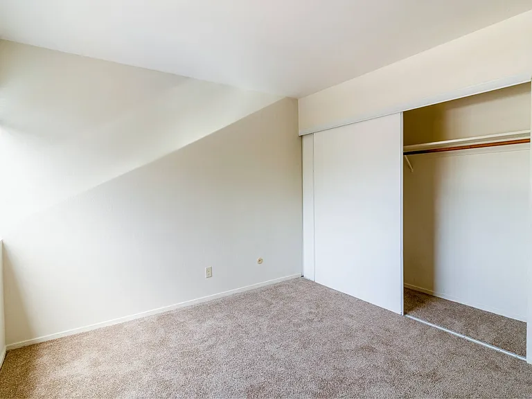 Terra Linda Manor — Photo 6