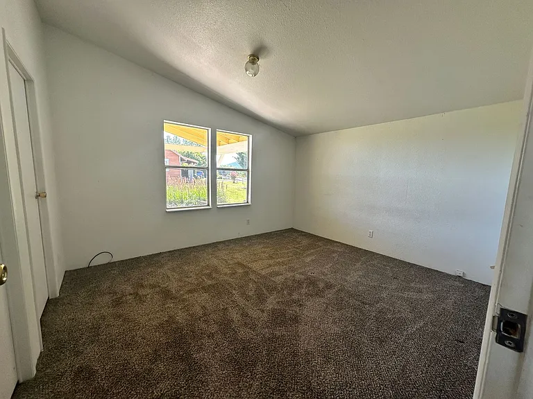 4655 NE Elliott Cir — Photo 16