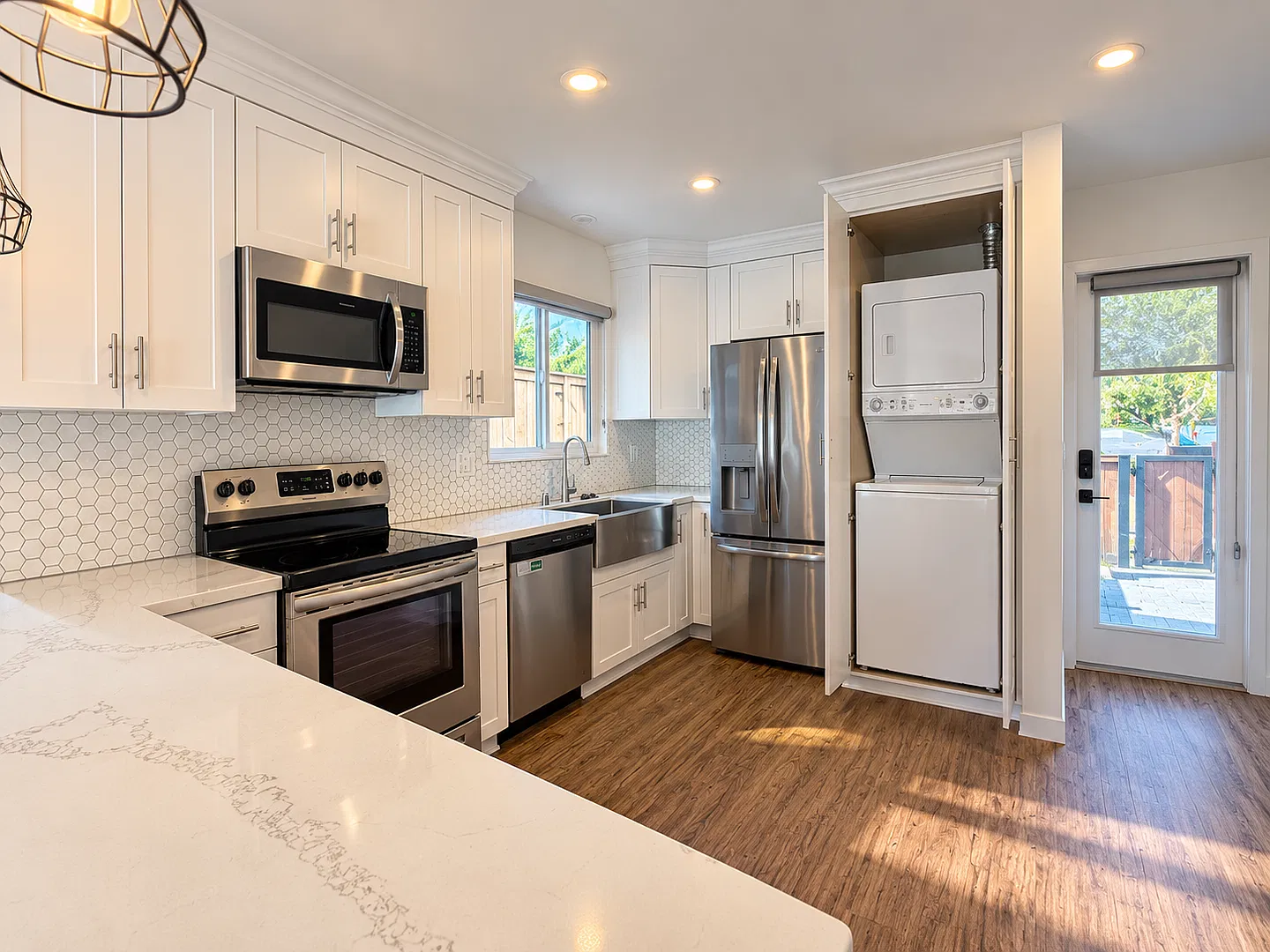 The Dane | Modern Renovated 2 & 3 Bedroom Apartments in Coronado — Photo 3