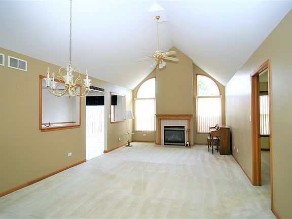 3rd image of 725 Pelican Ln