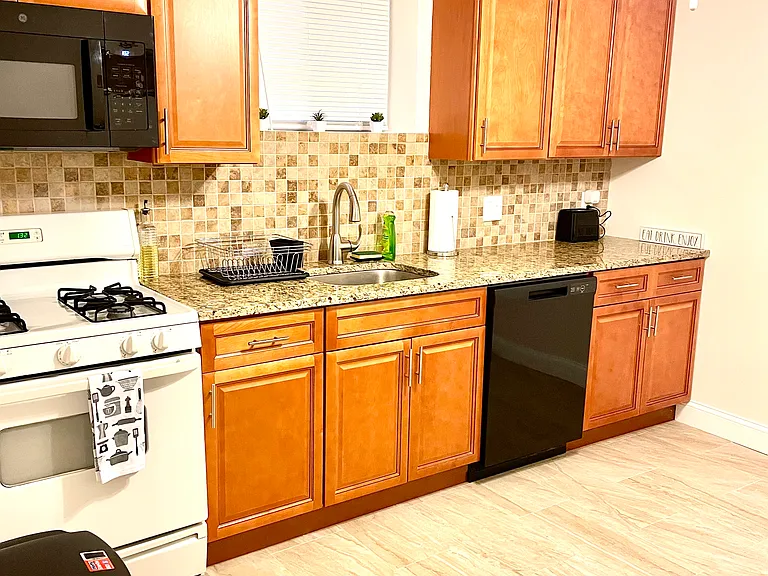 266 Gaston Ave #2 — Photo 19