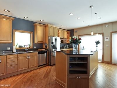 4914 N Leavitt St, Chicago, IL, 60625