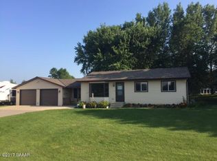 1206 Moor Stone Dr NE, Alexandria, MN 56308
