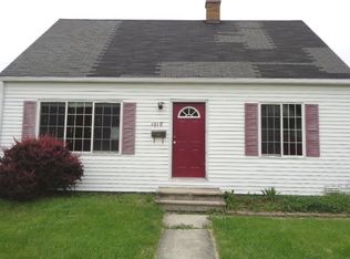 1618 Wilcox St, Crest Hill, IL 60403