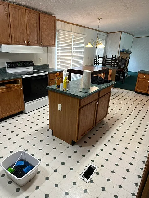 3 bed, 2016 sqft, $1,800 — Photo 4